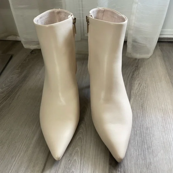 Circus By Sam Edelman Suzie Cream Ankle Boots Kitten Heel Size 8 - Picture 3 of 12